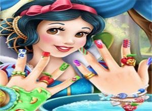 لعبة تنظيف اليد و تقليم الاظافر